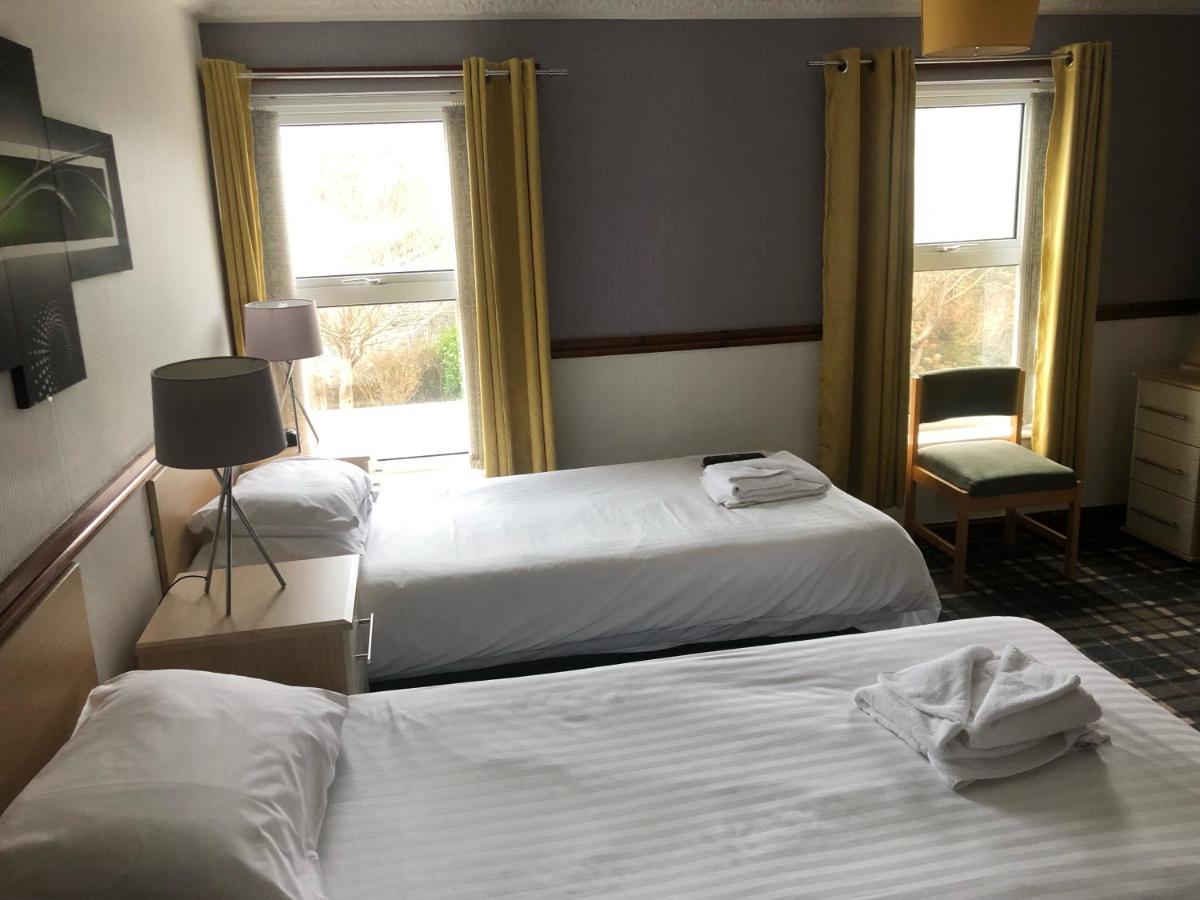 Boathouse Hotel Holyhead Extérieur photo