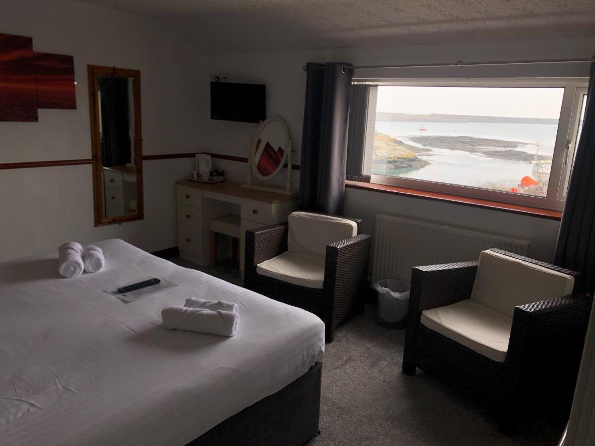 Boathouse Hotel Holyhead Extérieur photo