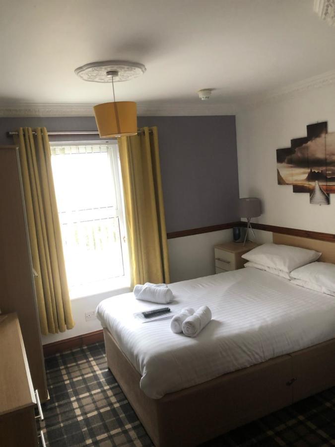 Boathouse Hotel Holyhead Extérieur photo