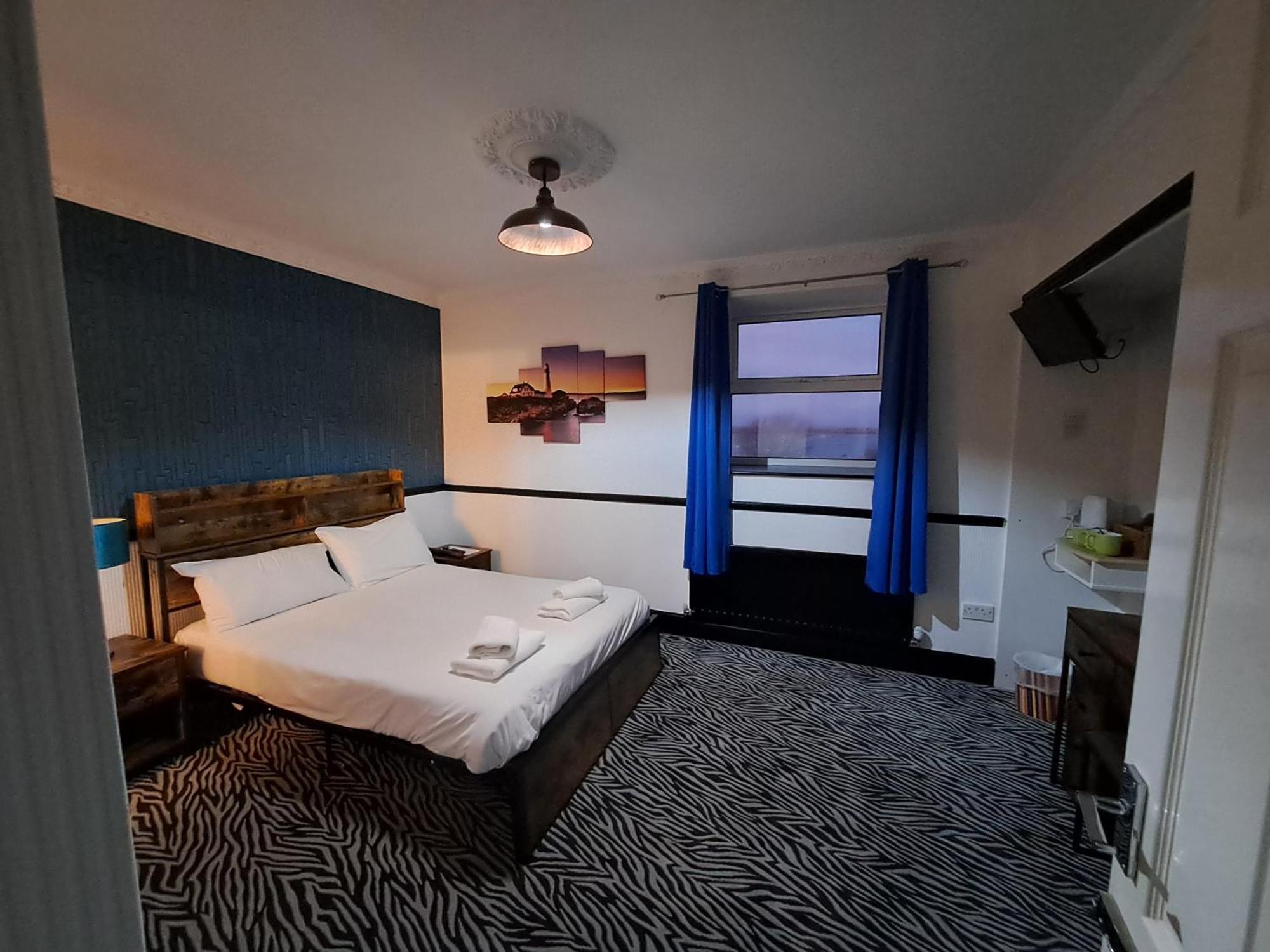 Boathouse Hotel Holyhead Extérieur photo