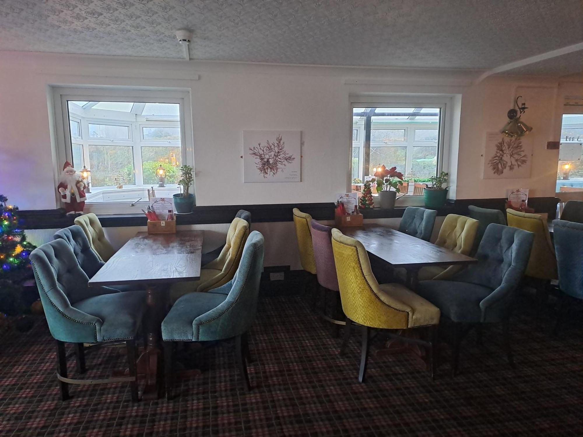 Boathouse Hotel Holyhead Extérieur photo