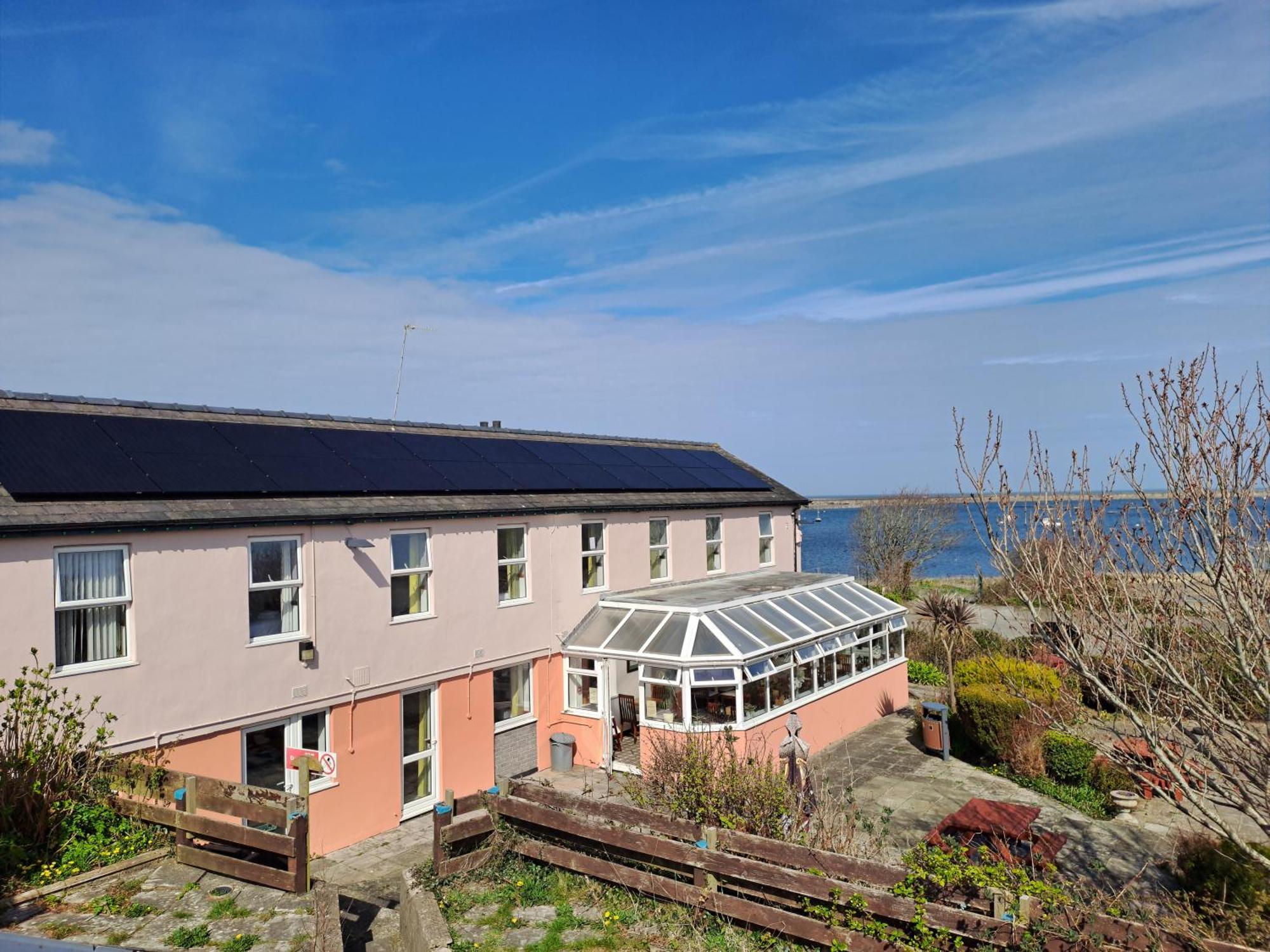 Boathouse Hotel Holyhead Extérieur photo