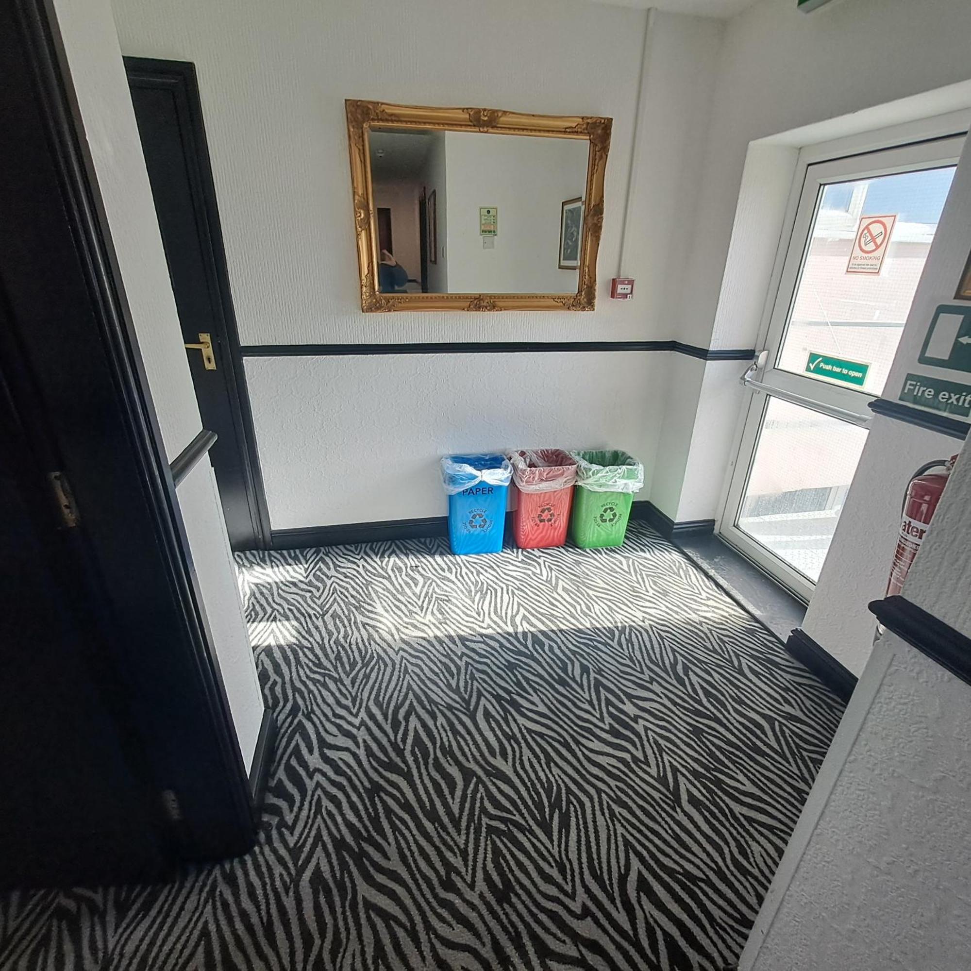 Boathouse Hotel Holyhead Extérieur photo