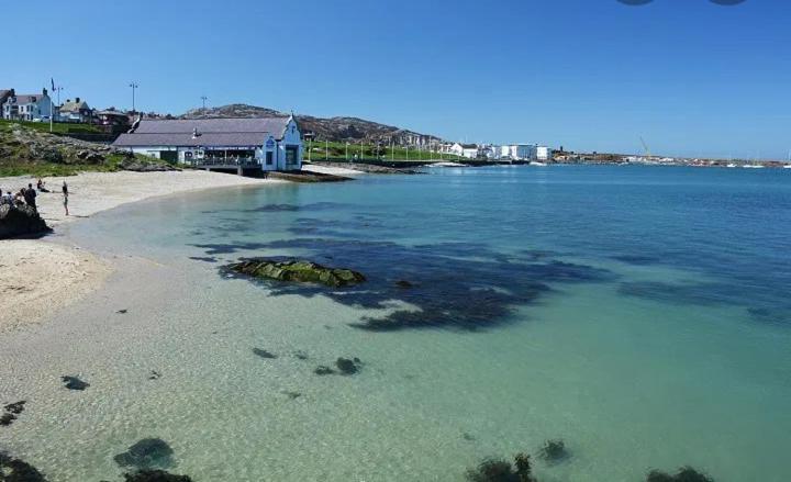 Boathouse Hotel Holyhead Extérieur photo